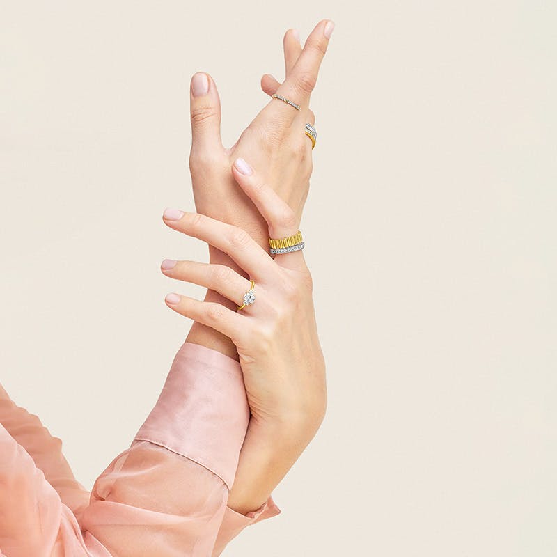 Goldene und silberne Ringe Goldene und silberne Ringe